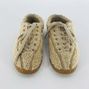 Tretorn Women's Faux Fur Sherpa Teddy Fleece Sneaker Tan Size 7